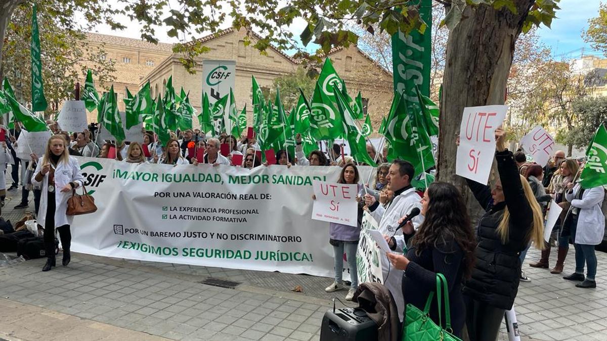 Protesta convocada por el sindicato CSIF para reclamar un cambio en el baremo.