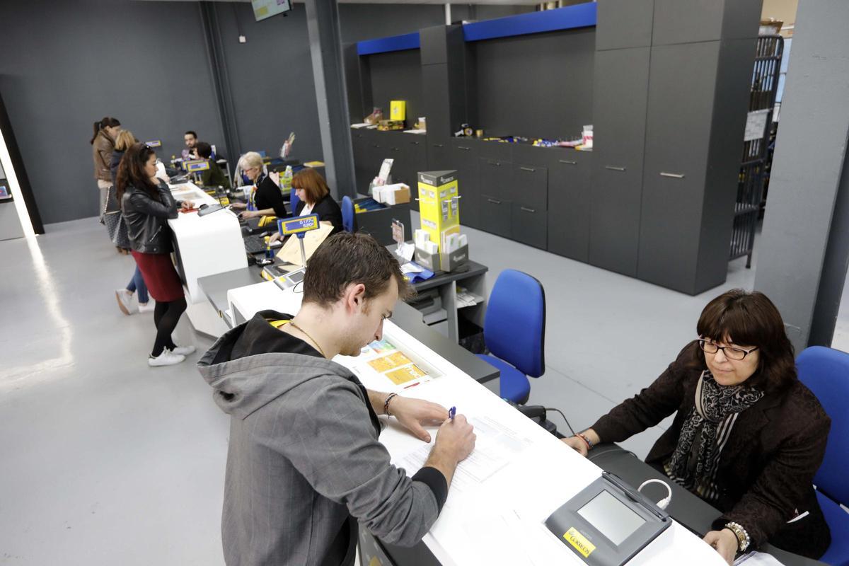 Empleo en Valencia en Correos: abre las bolsas de empleo y oferta casi 10.000 puestos de trabajo en la Comunitat Valenciana.