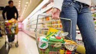 Más comida basura y menos productos frescos: así ha cambiado la inflación nuestra dieta