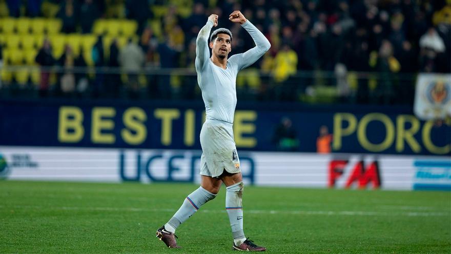 Villarreal - FC Barcelona | El partido de Ronald Araujo