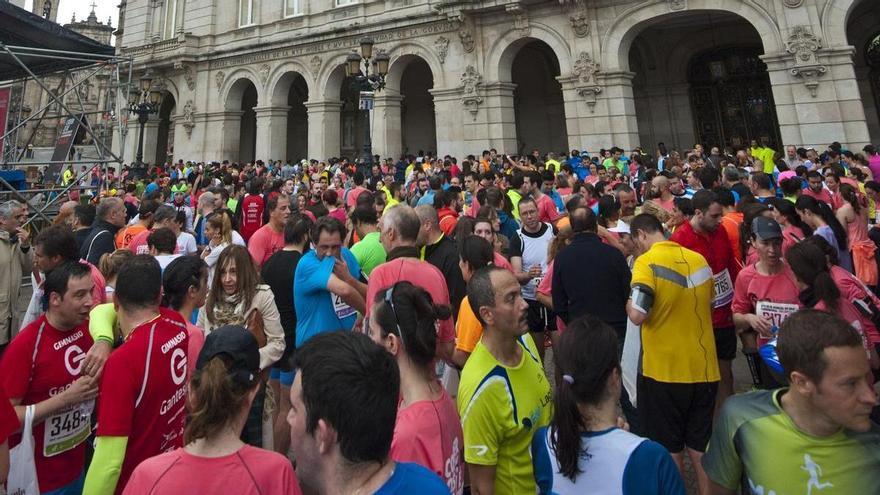 El maratón Coruña42 recupera la plaza de María Pita como meta