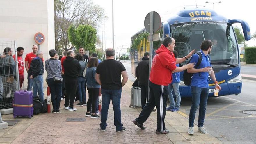 Salida del UCAM CB Murcia a Atenas