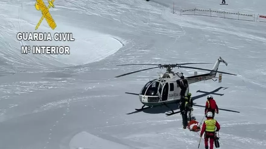 El helicóptero de la Guardia Civil en el lugar de accidente
