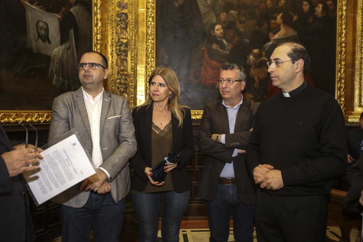 Pruebas en el camarín de la Santa Faz