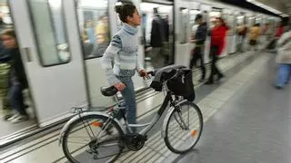 Bicicleta en el Metro de Madrid: estos son los requisitos que debes cumplir para que no te multen