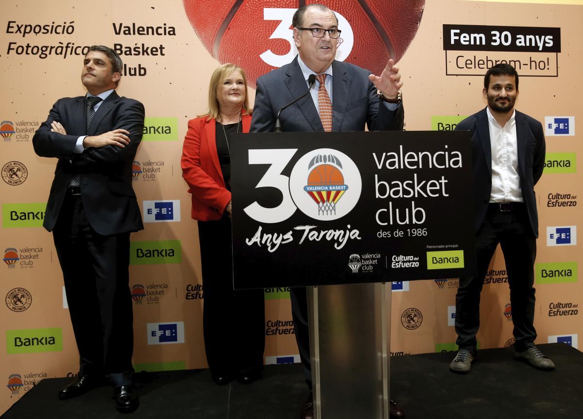 Vicente Solá, en un acto de aniversario del Valencia Basket