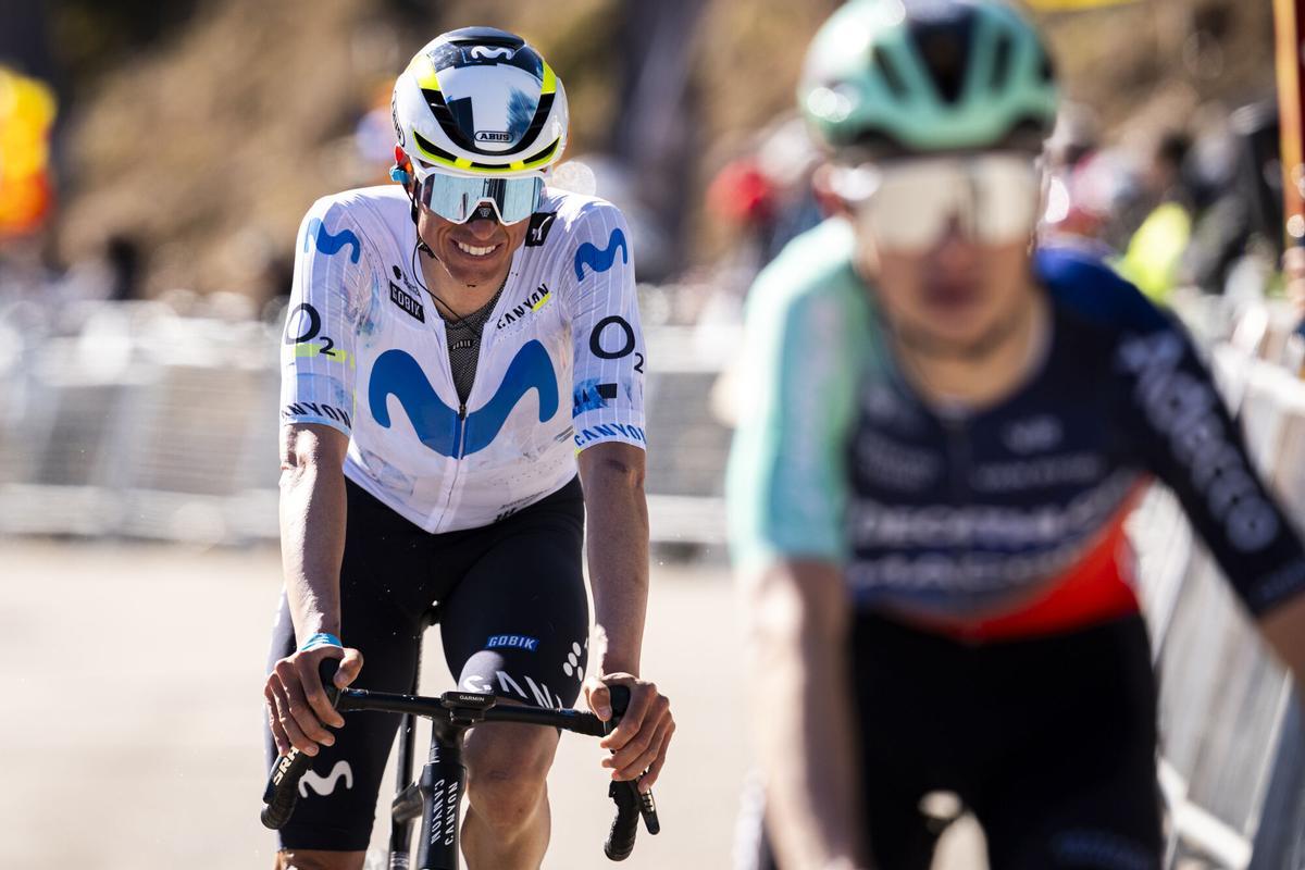 Spanish rider Enric Mas (L), from Movistar team, finishes the Volta a Catalunya's fifth stage, a 153,1 kilometers journey between La Seu d'Urgell (Lerida) and Coll de Pal, Catalonia, Spain, 27 March 2026. EFE/Siu Wu. volta a catalunya 2026