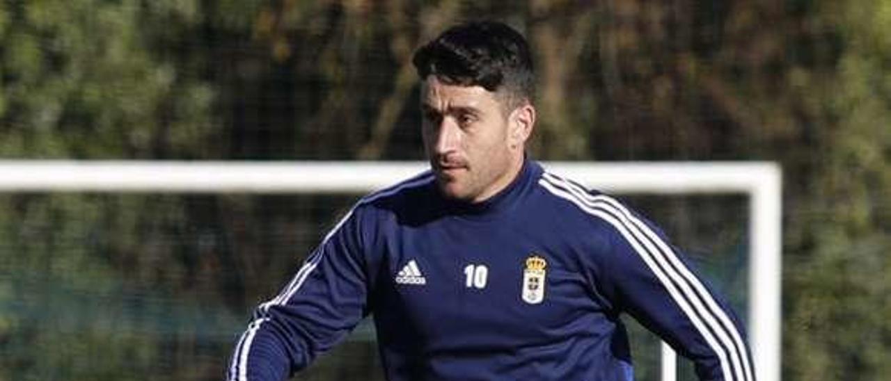 Saúl Berjón, durante un entrenamiento del Oviedo.