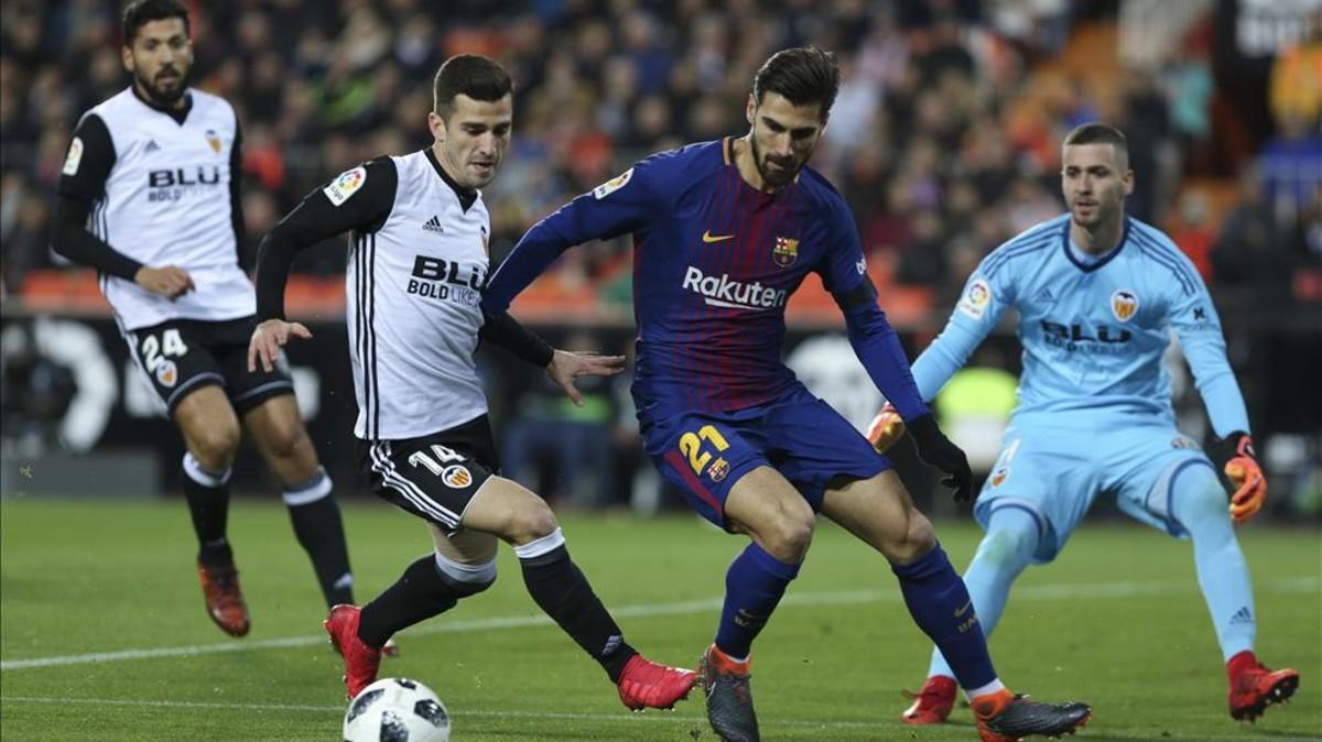 André Gomes no ha encajado en el puzzle téctico de Ernesto Valverde