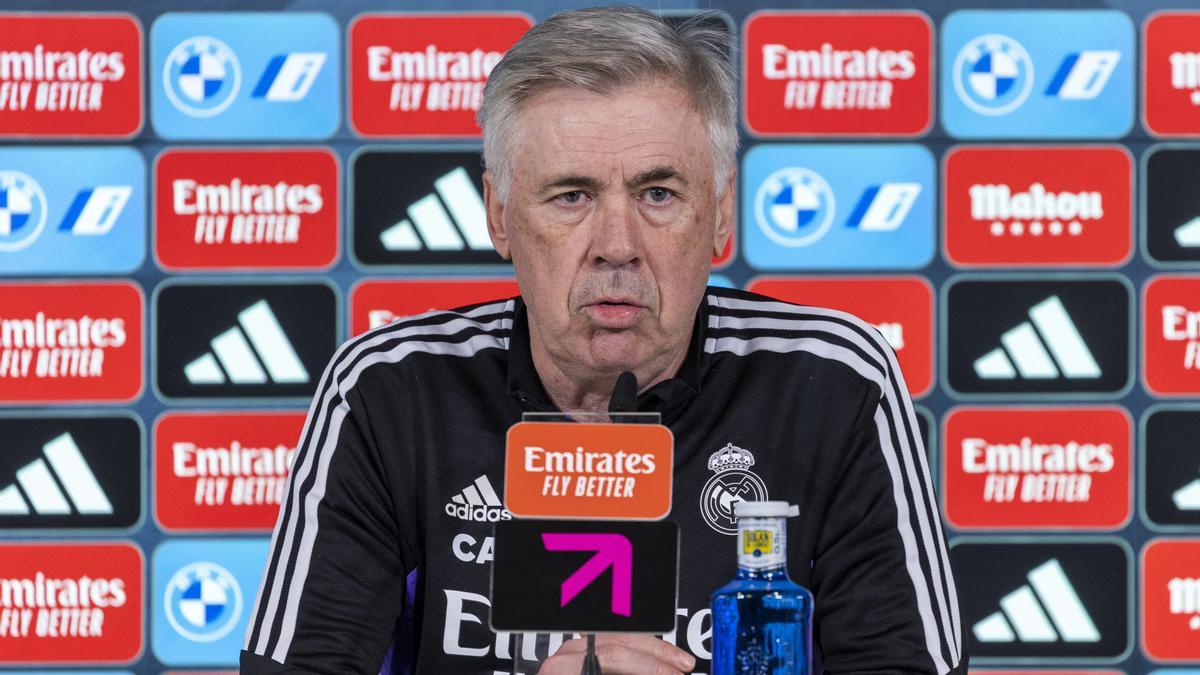 Carlo Ancelotti durante una rueda de prensa