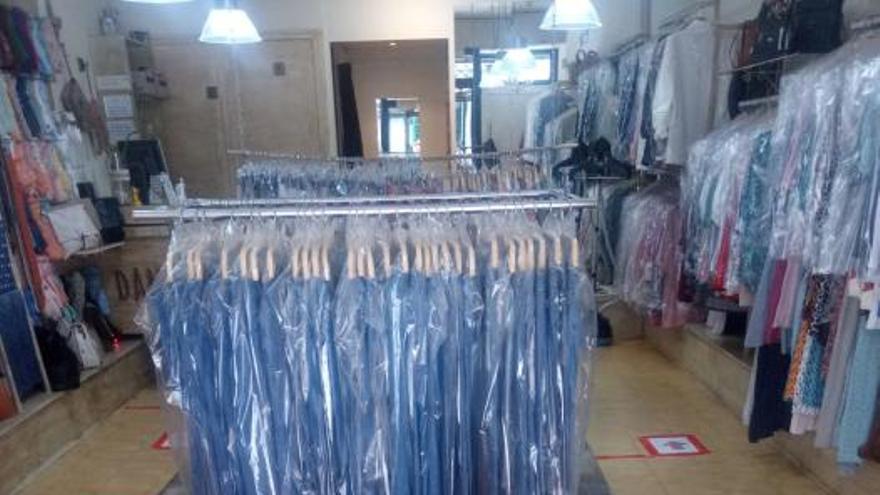 La reapertura, un rompecabezas para las tiendas de ropa en Ibiza