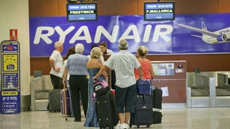 Las medidas del equipaje de mano de Ryanair tras la multa millonaria a las compañías low cost