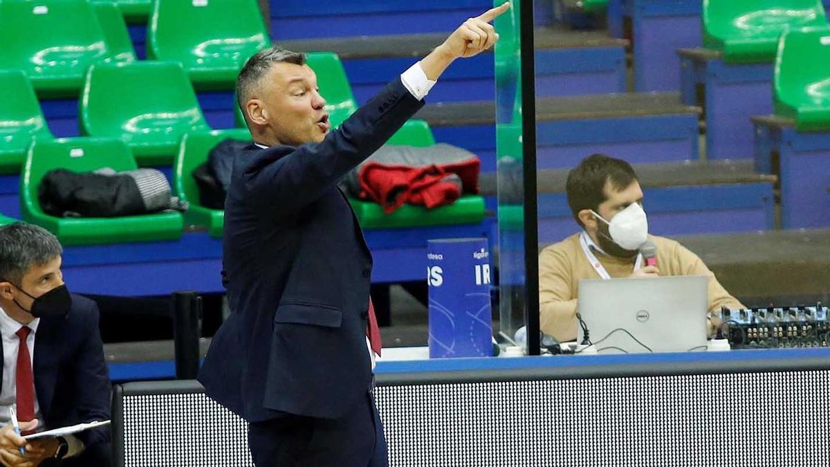Sarunas Jasikevicius felicitó a su equipo por la victoria