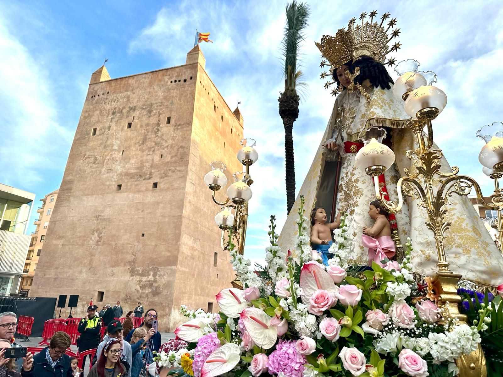 Traslado de la Virgen de los Desamparados en Torrent.