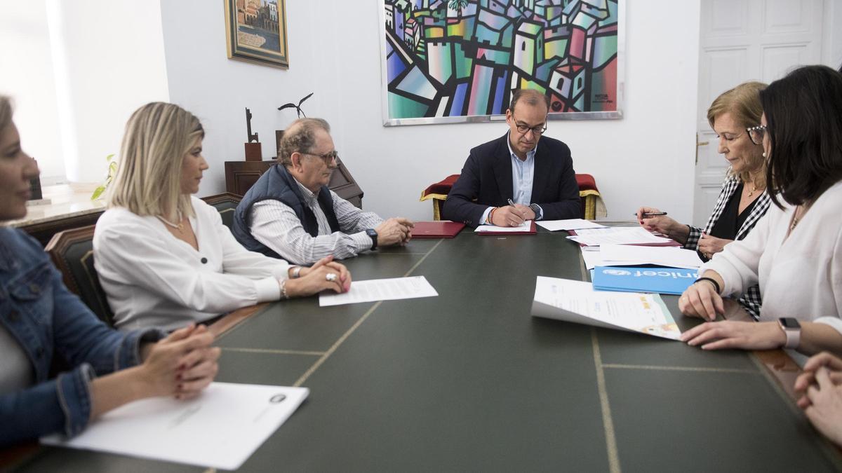 Vídeo | Firma del convenio entre Unicef y el Ayuntamiento de Cáceres