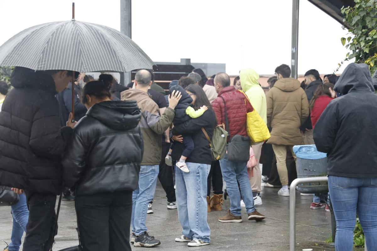 Un incendio en el centro comercial de As Cancelas obliga a evacuar el edificio