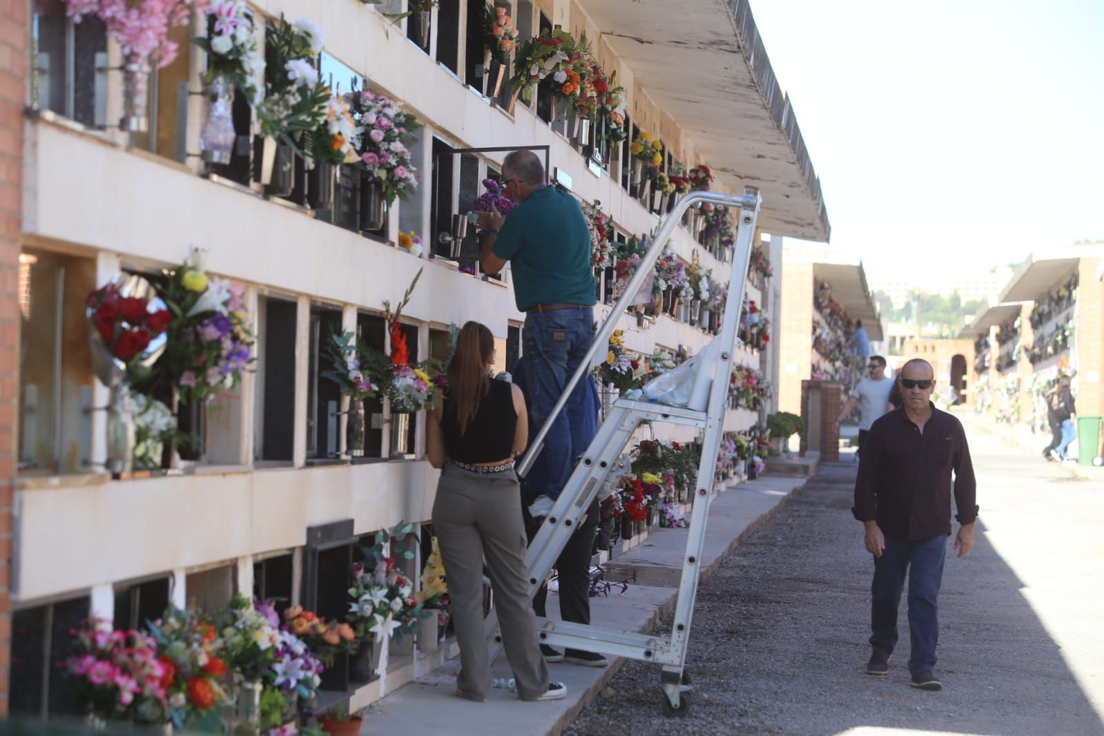 Castellón recuerda a sus fallecidos el día de Todos los Santos