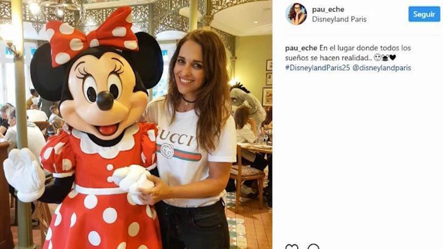 Paula Echevarría disfruta como una niña en Disneyland