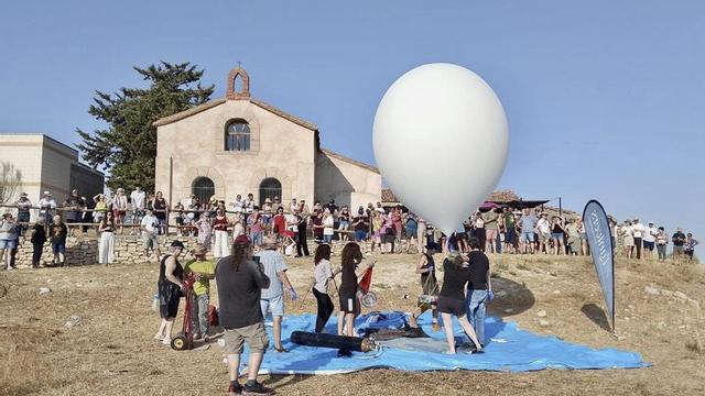 El proyecto de EclipSos lanzó 16 globos en todo el mundo, uno de ellos, desde Tosos.
