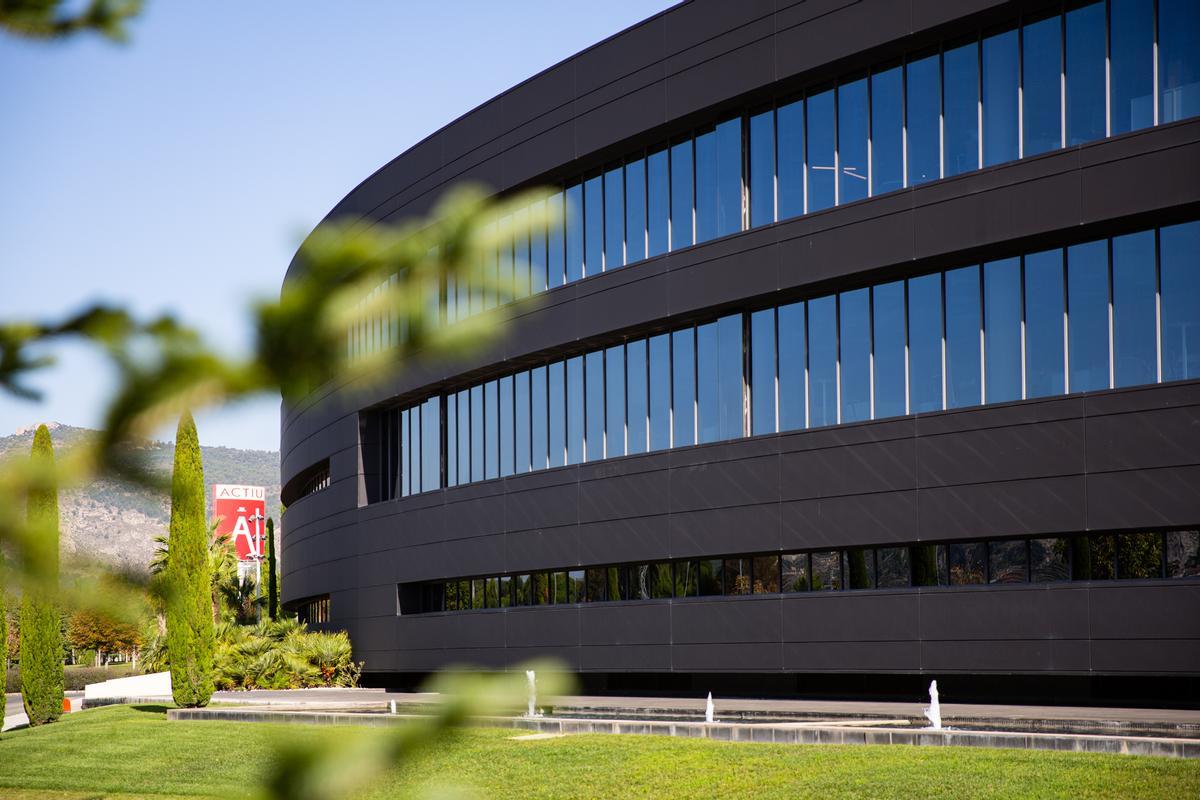 Exteriores de la sede de Actiu en Castalla.