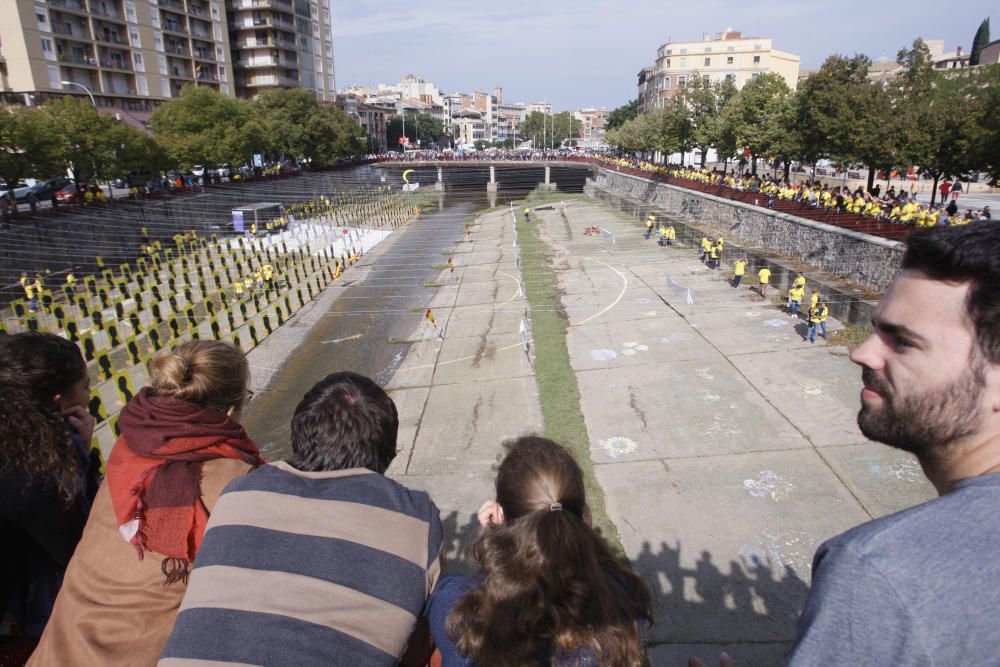 Acció a favor de la unitat i «la República» a la llera de l''Onyar