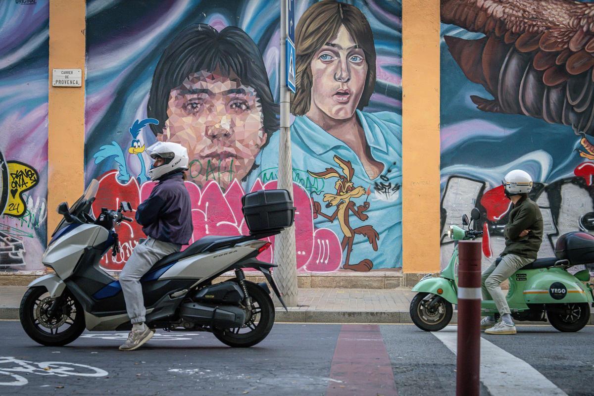 Murales pintados en las paredes de la cárcel Modelo de Barcelona