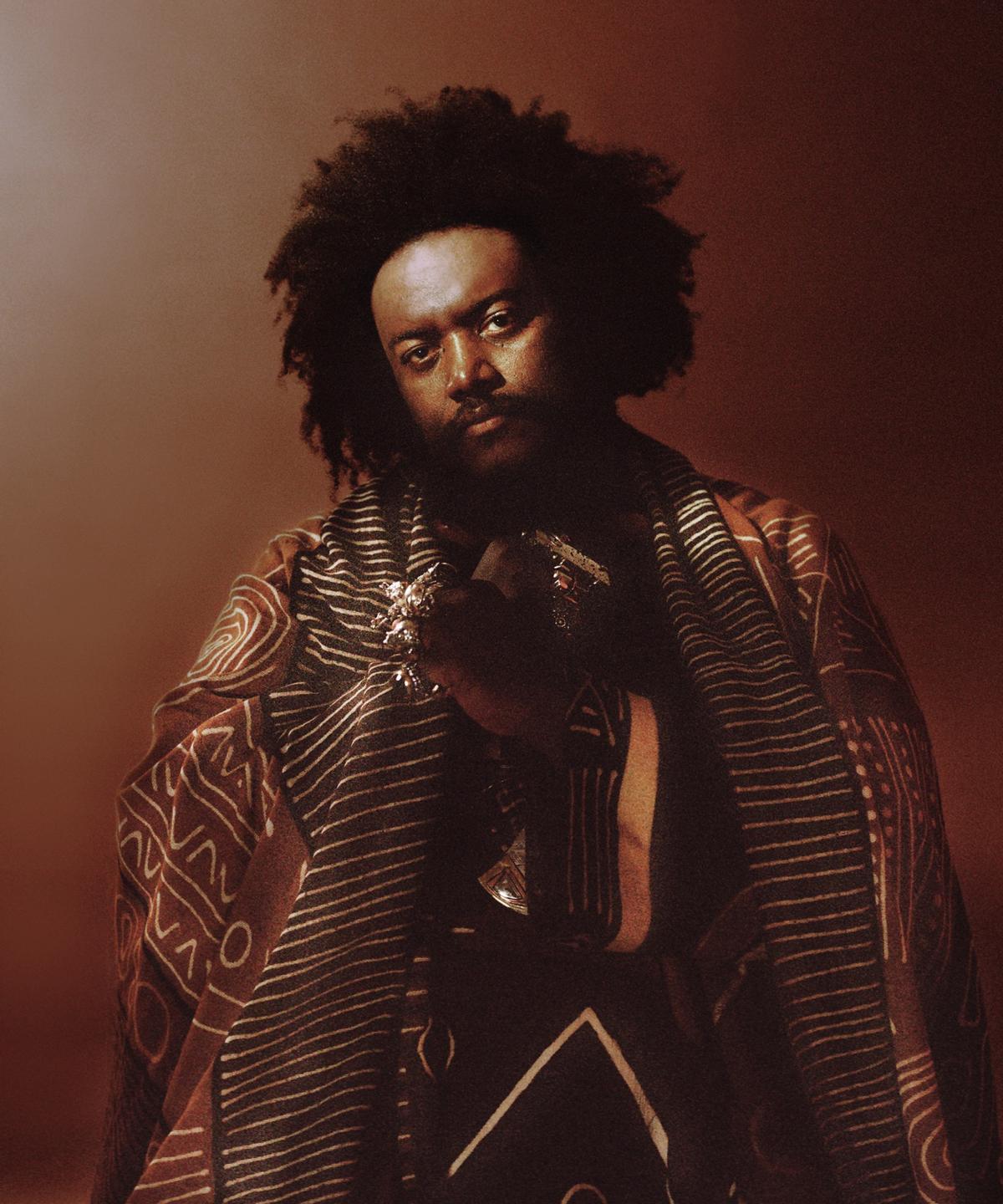 Kamasi, rey de las túnicas.