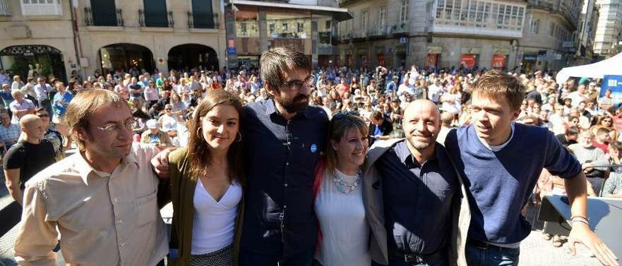 Xoán Hermida, Eva Solla, Marcos Cal, Carmen Santos, Villares y Errejón en Pontevedra en 2016. // G. Santos