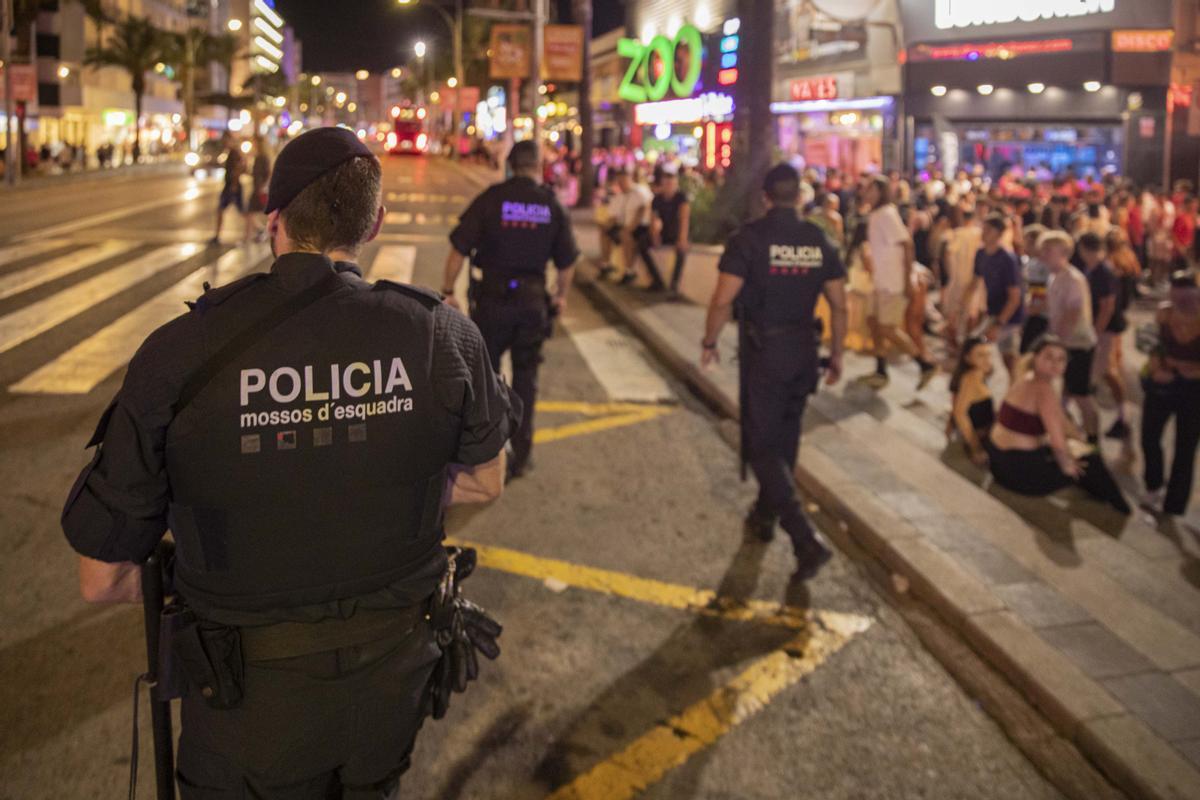 Jóvenes en alerta ante los pinchazos en discotecas