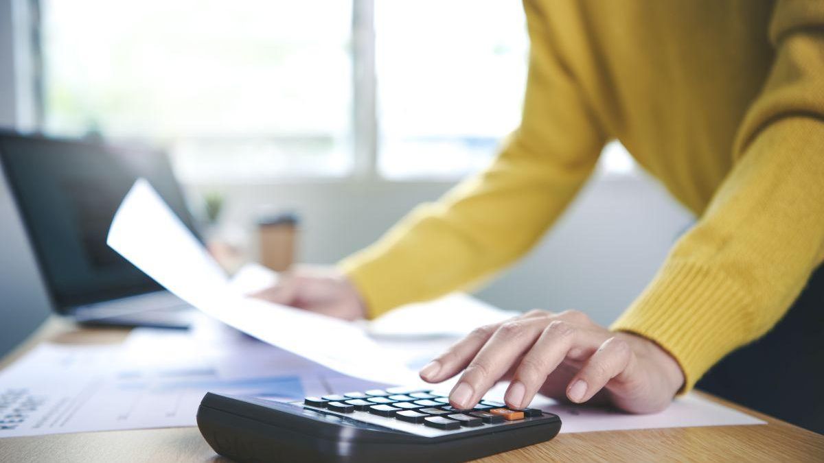 Esto es lo que hay que hacer el día de cobro, según el experto en finanzas personales Carlos Galán.