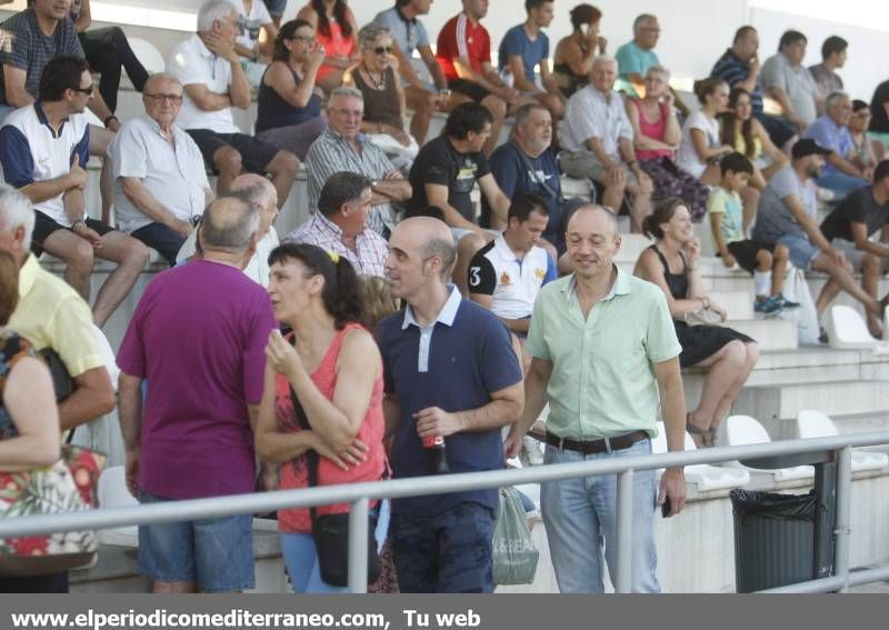 GALERÍA DE FOTOS -- El CD Castellón calienta motores frente al Almazora