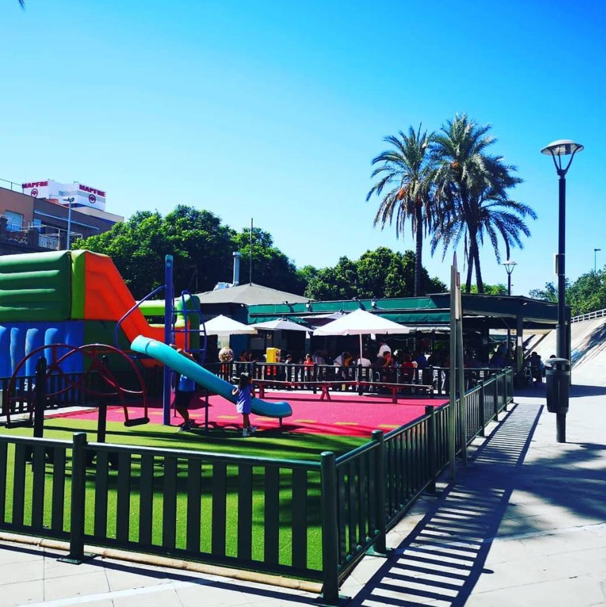 Kiosko Casa Matías, el restaurante familiar de Triana con su propio parque para los más pequeños