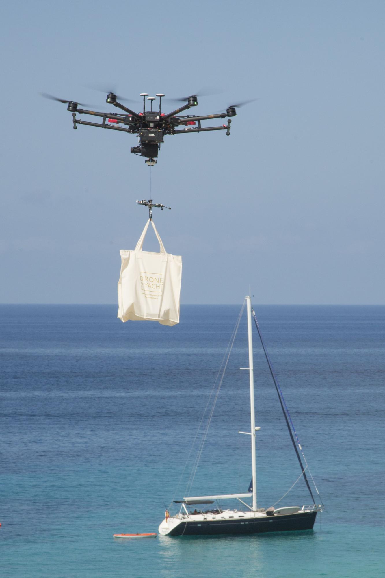 Uno de los drones que abastecen a barcos de recreo.