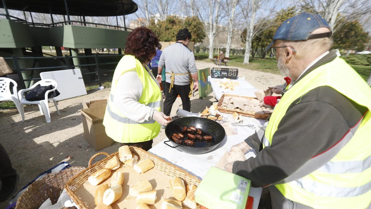 La Cincomarzada también se vive con fuerza en el barrio Oliver
