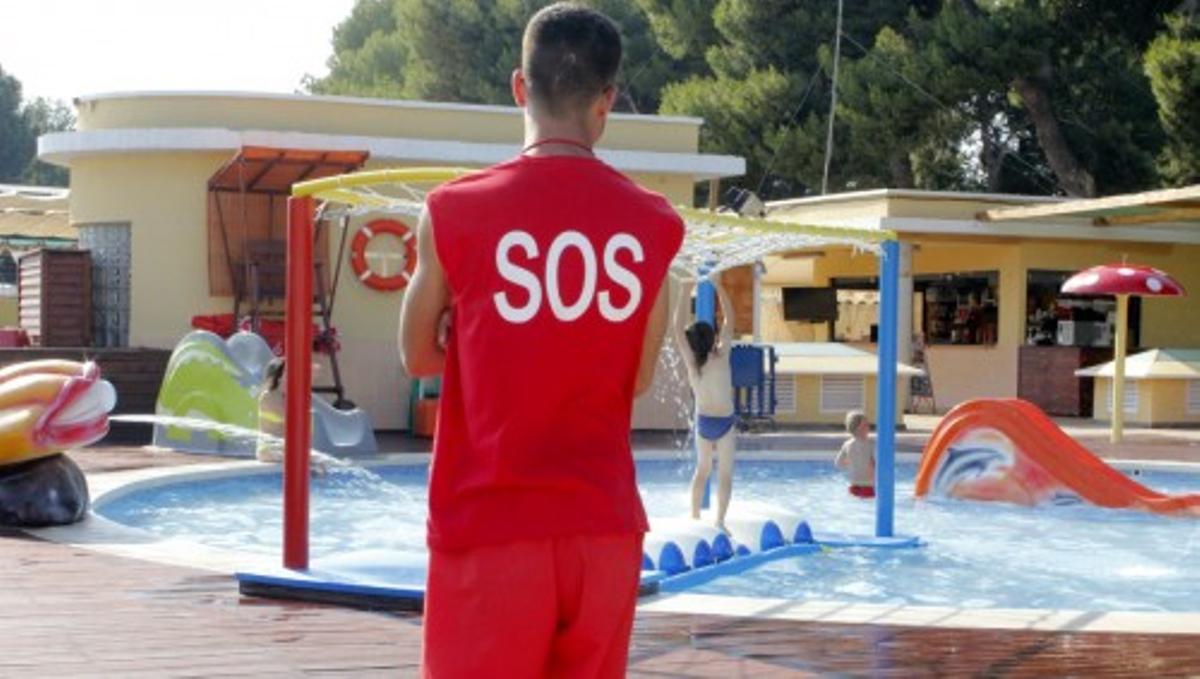 Consejos para disfrutar con seguridad en las piscinas municipales de Valencia