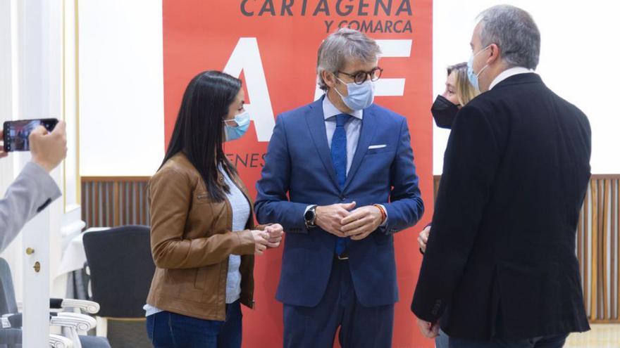 Los jóvenes empresarios confían en las ayudas y la innovación para salir del bache de la covid