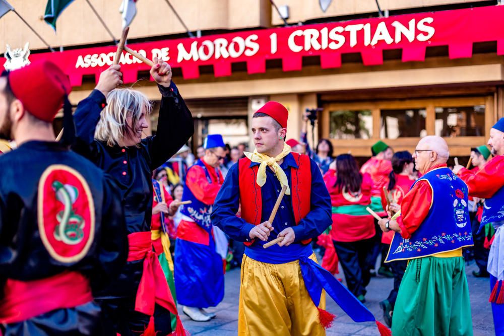 Callosa d'en Sarrià vivesu tradicional Baile Moro