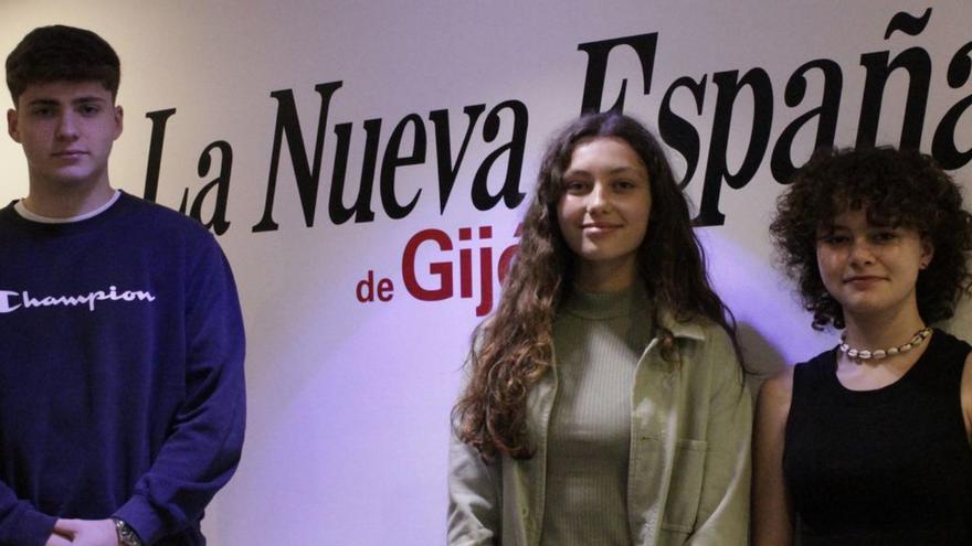 Alumnos del colegio Montedeva visitan LA NUEVA ESPAÑA