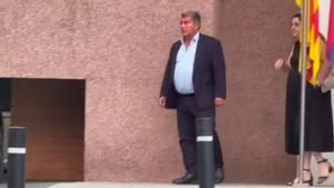 Joan Laporta sale de las oficinas del Camp Nou tras la junta