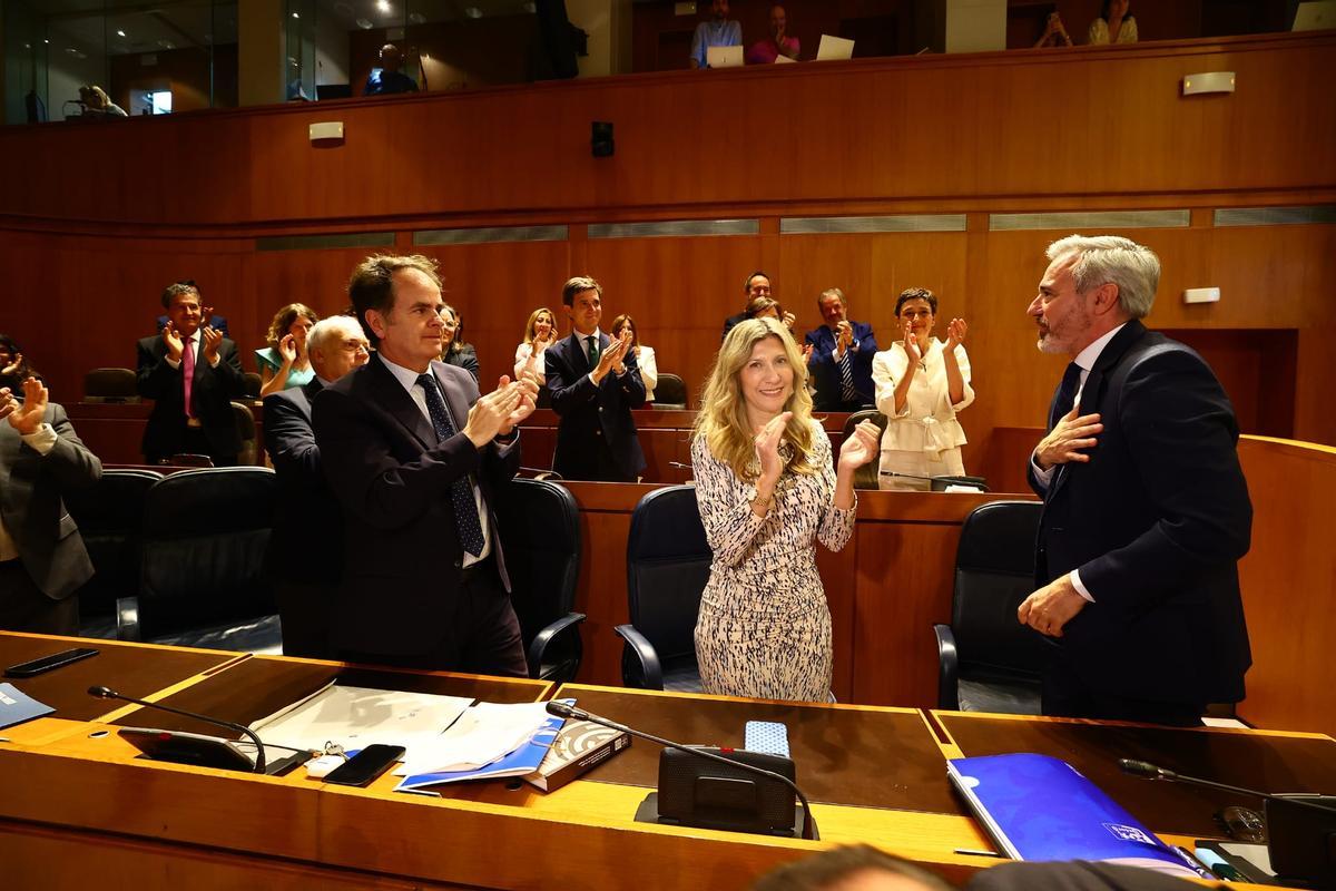 Jorge Azcón, reelegido presidente de Aragon gracias a los votos del PP y de Vox.