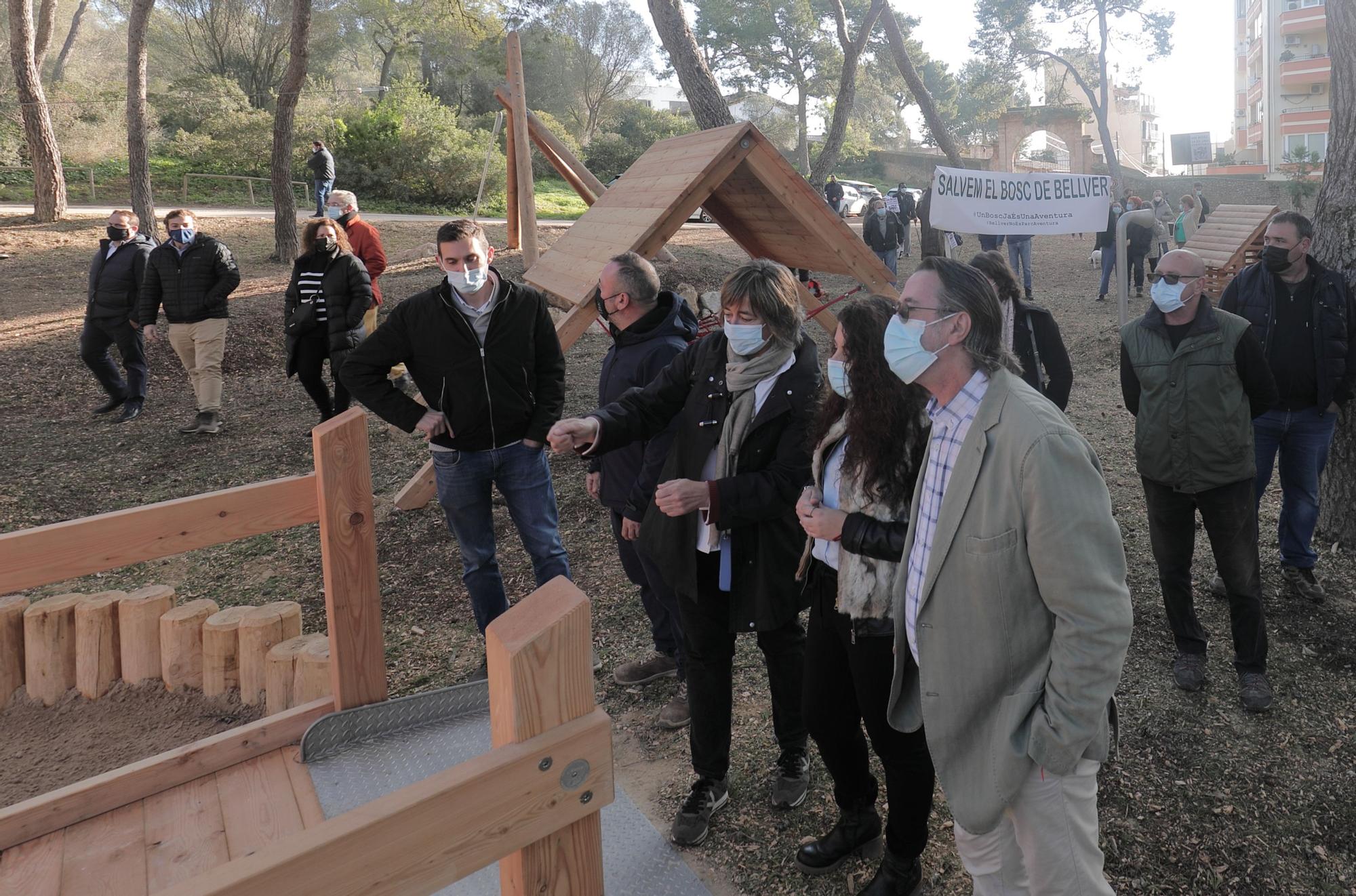 Cort inaugura el parque de aventuras del bosque de Bellver entre protestas vecinales