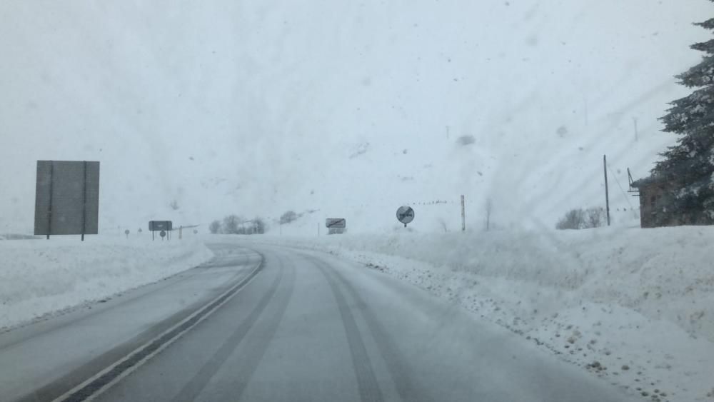 Nevada en Pajares este martes