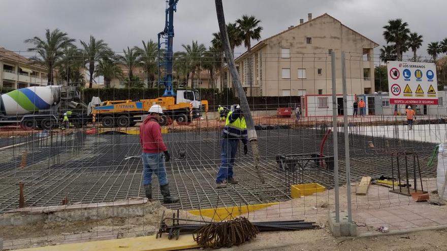 Xàbia toma medidas para proteger a los trabajadores de las obras y limita el horario de la construcción