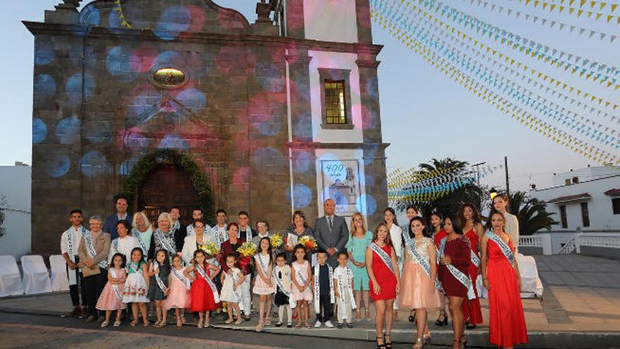 El acto inicial de las fiestas patronales sirvió para presentar a las 29 personas que aspiran a los cetros de los distintos certámenes de belleza.