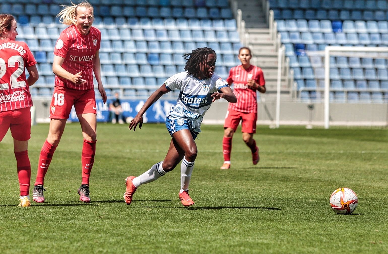 Partido futbol UDG Tenerife-Sevilla de Primera Iberdrola liga femenina