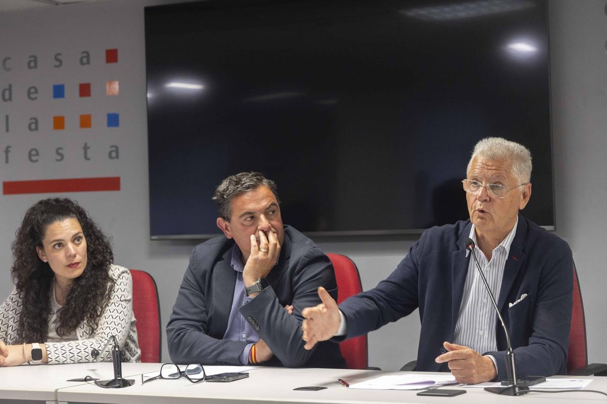 Una tensa asamblea de Hogueras