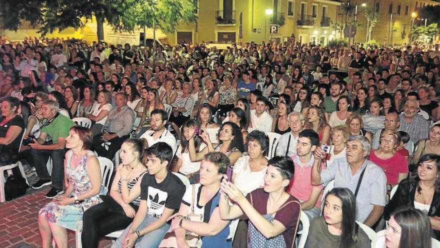 La Noche Blanca registra una «asistencia masiva» en 4 plazas