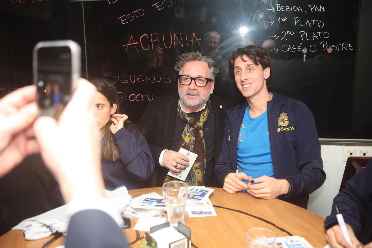 Inaugurada la peña deportivista Acrunia en Vioño