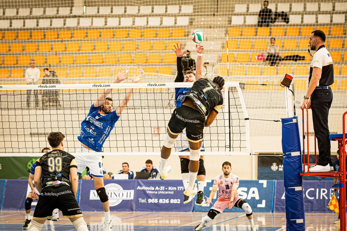 El Servigroup Playas de Benidorm recibirá a Unicaja Costa de Almería (17:00 horas) en un encuentro de enorme importancia para los intereses del conjunto benidormense.