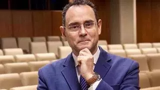 Los Mossos investigan una pelea entre un hombre y el coronel Pedro Baños mientras firmaba libros en Sant Jordi